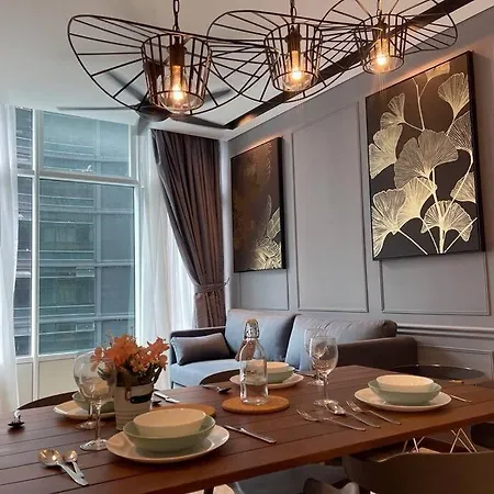 Deluxe Apartment Across Klcc Kuala Lumpur Exterior photo