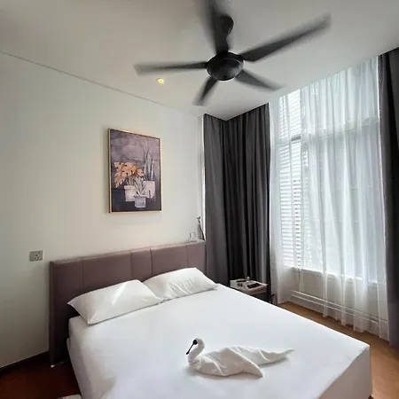 Deluxe Apartment Across Klcc Kuala Lumpur Exterior photo
