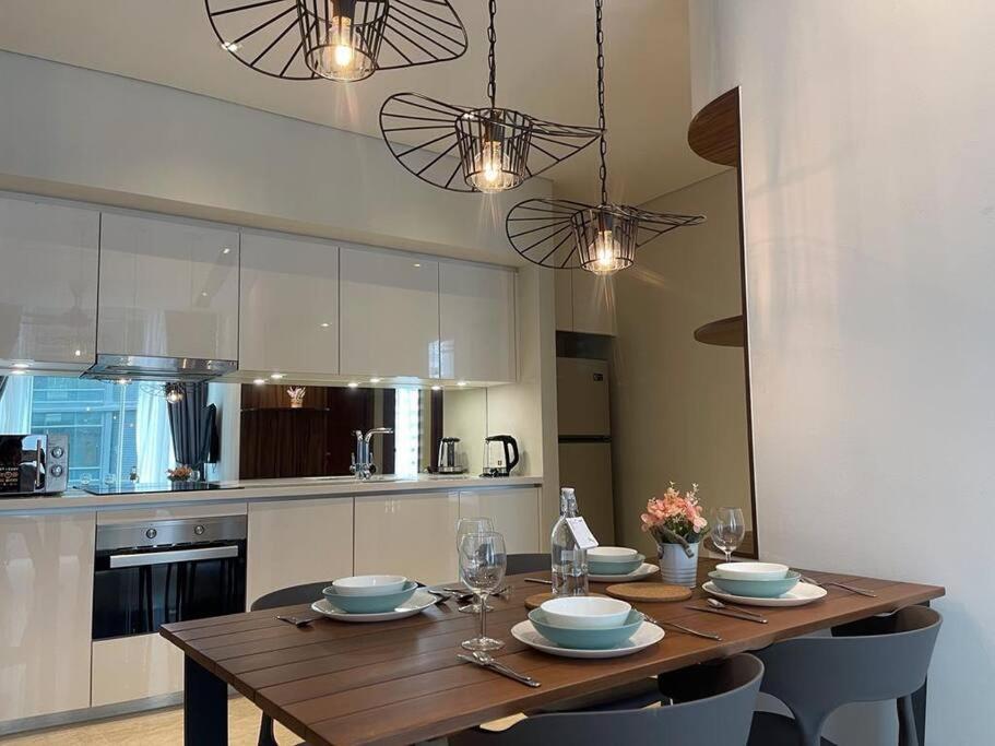 Deluxe Across Klcc Apartment