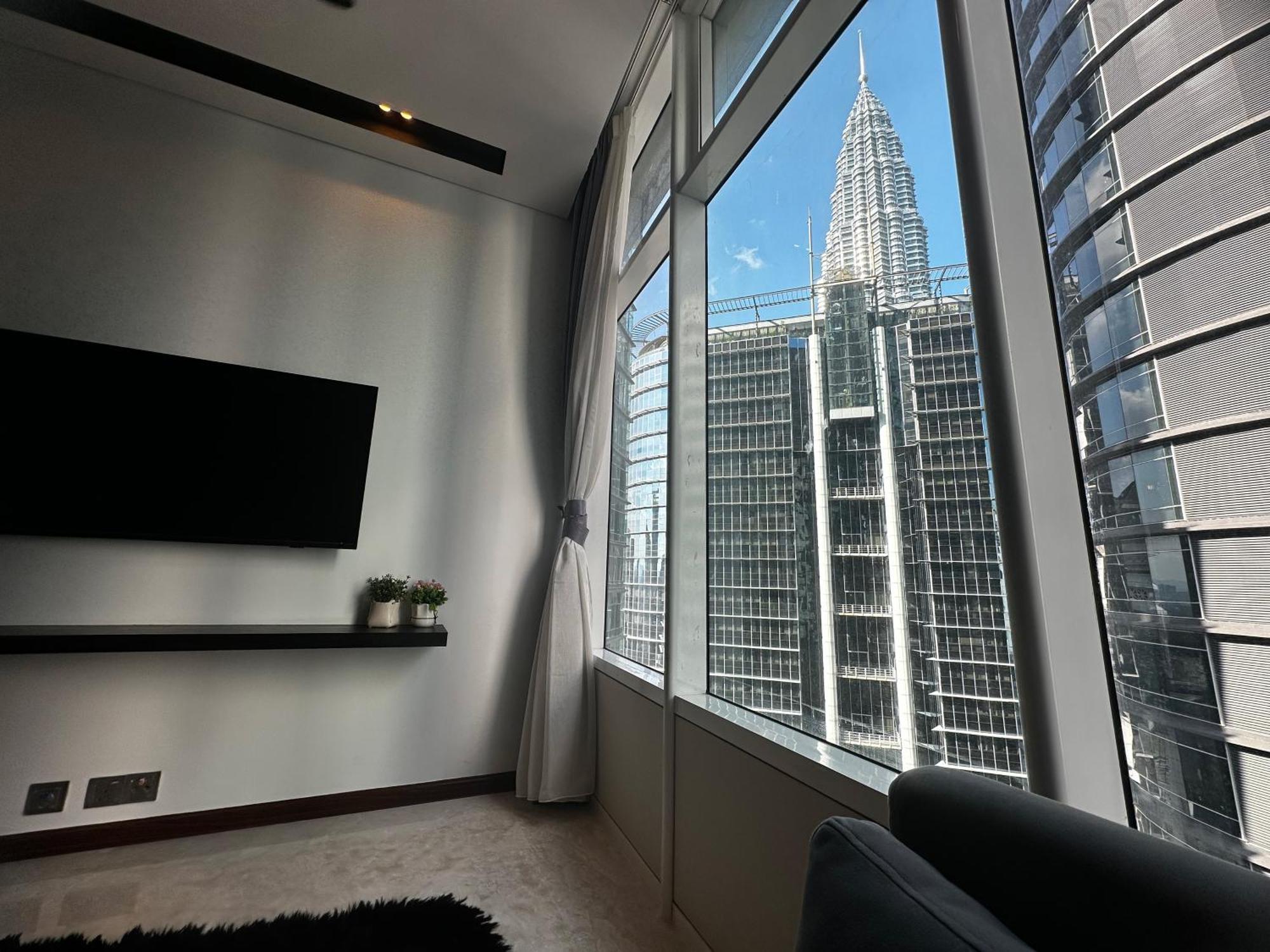 Apartment Deluxe Across Klcc *